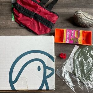 [ Henny and Roo - Pet Chicken Goodies Box ]
